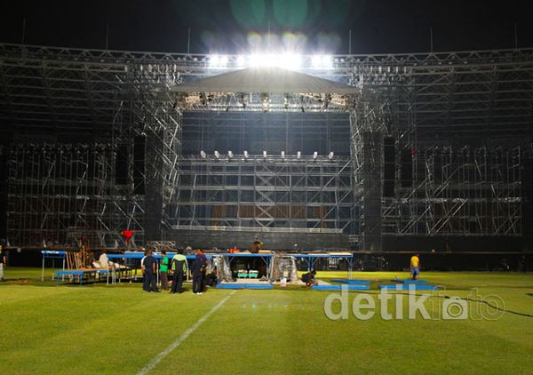 Yuk, Ngintip Persiapan Panggung SM Town Jakarta!