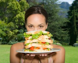 7 Tanda Anda Menderita Gangguan Makan Berlebihan