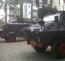 Hari Pencoblosan, 100 Polisi dan 1 Barracuda Berjaga di Kantor KPU DKI