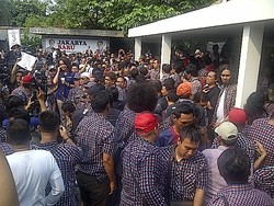 Indonesia Raya Berkumandang di Markas Jokowi-Ahok