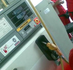 Kurangi Subsidi, Solusinya Hanya Naikkan Harga Premium