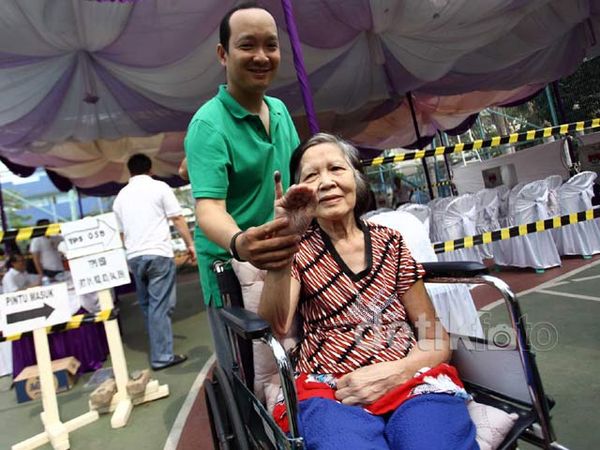 Penyandang Disabilitas Gunakan Hak Pilihnya