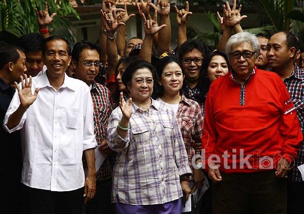 Jokowi Antar Mega Nyoblos