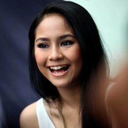 Tinggal di Inggris, Gita Gutawa Masak dan Cuci Baju Sendiri