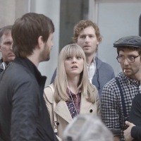 Wah, Pengantre iPhone 5 Diparodikan Samsung