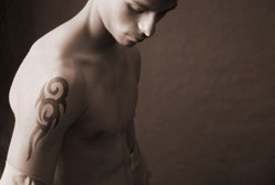 Tato di Tubuh Jadi Sulit Dihapus Gara-gara Rokok