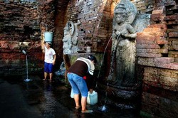 Di Candi Ini, Air Mengalir dari Payudara Dewi Laksmi