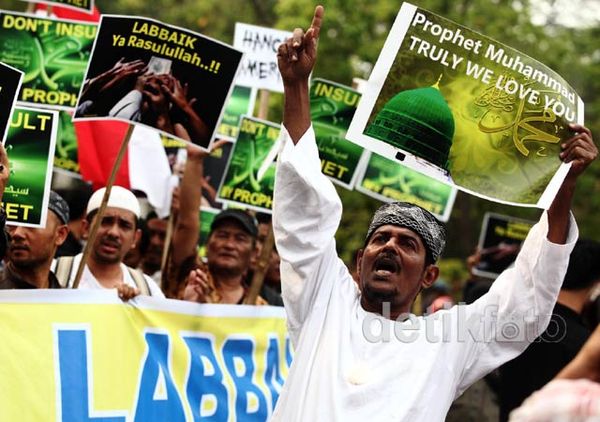 Film Innocence of Muslims Terus Menuai Protes Film Innocence of Muslims Terus Menuai Protes