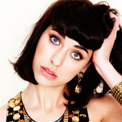 Kimbra Rilis Video Klip Terbaru Bernuansa Dance