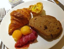 Tiga Jam Membatalkan Diet Dengan French Saturday Brunch