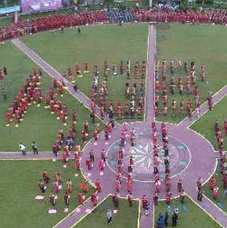 2.000 Ibu Bhayangkari Tari Tortor di Medan