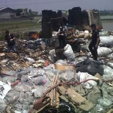 Sebelum Lahan Sampah Industri Terbakar Sempat Terjadi Ledakan