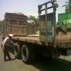 Truk Tua dan Bobrok di Pelabuhan Tanjung Perak Dirazia