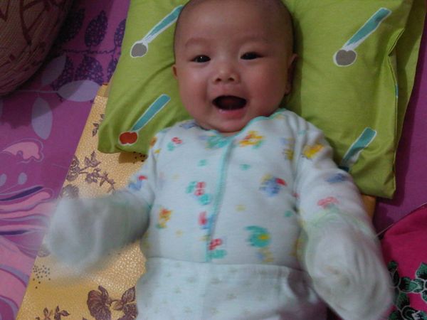 Claire Fay Wang, 5 Bulan, Perempuan