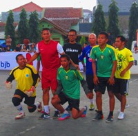 Sepakbola 24 Jam Diramaikan Marcio Souza dan 8 Waria