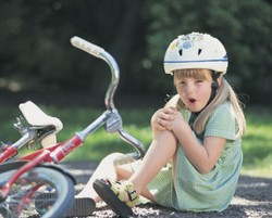 Pertolongan Pertama Saat Si Kecil Terluka