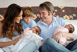 10 Kisah Kelahiran Bayi Paling Menakjubkan