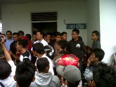 Mobil Ambulans Tak Datang, Keluarga Korban Kebakaran Mengamuk di RS