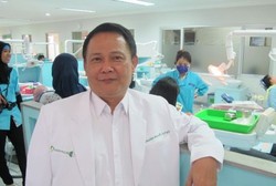 Dokter Gigi Ditakuti Anak? Tidak Bagi drg Chaidar Masulili