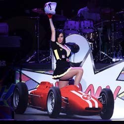 Aksi Katy Perry di F1 Singapura