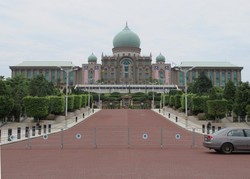 Gedung-gedung Secantik Istana di Putrajaya
