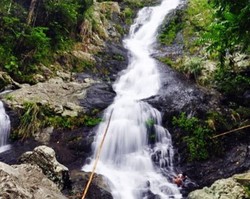 Jomblo? Coba Liburan ke Air Terjun Kalijodoh