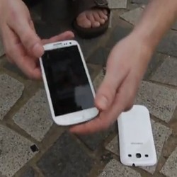 Lomba Adu Jatuh, iPhone 5 Kalahkan Galaxy S III