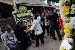 Usai Disalatkan, Jenazah Alawy Dimakamkan di TPU Poncol Usai Disalatkan, Jenazah Alawy Dimakamkan di TPU Poncol