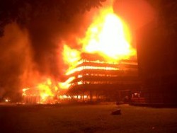 Gudang Penjemuran Karet PT Asahan Crumb Rubber di Medan Terbakar