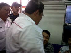 Pinjam Motor Wartawan, Gubernur Jabar Sidak Stasiun Bogor