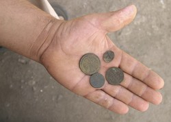 Kehabisan Uang Saat Traveling? Lakukan 7 Hal Ini