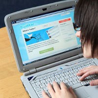 Tweet Lama Segera Bisa Didownload 