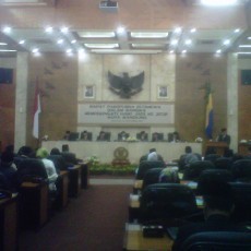 Ketua DPRD Sentil PR Pemkot Saat Sidang Paripurna HUT Bandung