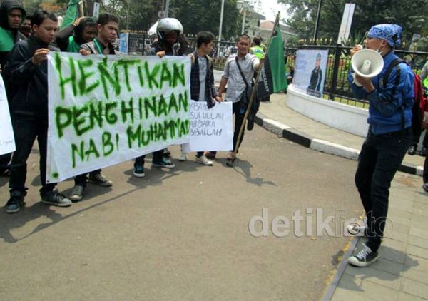 HMI dan Gema Kecam Innocence of Muslims
