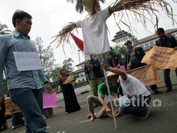 Aksi Teatrikal Peringati Hari Agraria
