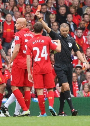 Diserang di Twitter, Wasit Liverpool-MU Lapor Polisi