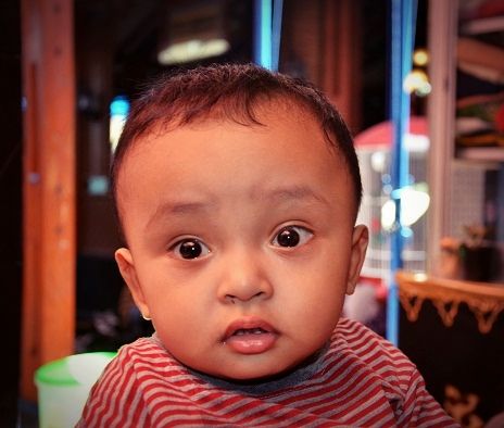 Habibi, 10 Bulan, Perempuan