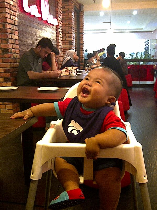 Arwicky Bayanaka Hipkari, 10 Bulan, Lelaki