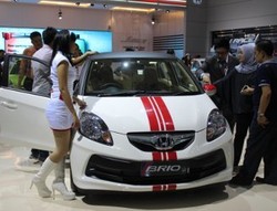 Honda Brio Mobil Terbaik 2012