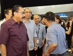 Kunjungi Booth Chrysler, Kapolri Cari Mobil Bandel