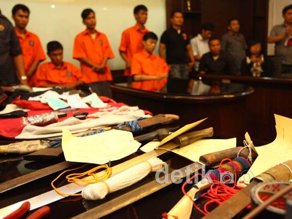 Polisi Bekuk Kawanan Perampok Mini Market