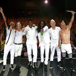 Mengintip Video Klip Push and Shove No Doubt