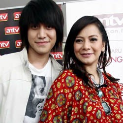 Selain Seorang Ibu, Memes Juga Jadi Manajer Kevin Aprilio