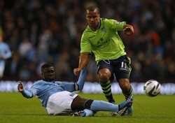 Gabriel Agbonlahor menjadi pahlawan Villa dengan 2 golnya. REUTERS/Phil Noble.