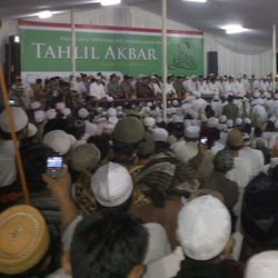 Ribuan Jamaah dan Beberapa Tokoh Padati Kediaman Gus Dur di Ciganjur