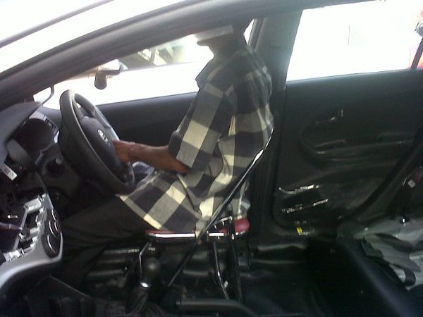 Kursi Lipat di Mobil KIA