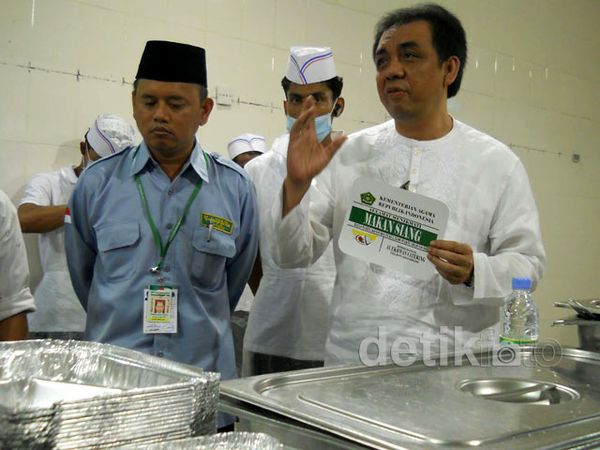 Sekjen Kemenag Tinjau Katering Jamaah Haji
