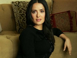 Rahasia Ramping Salma Hayek: Rajin Makan Buah!