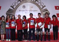 Atlet DKI Jakarta Terima Penghargaan