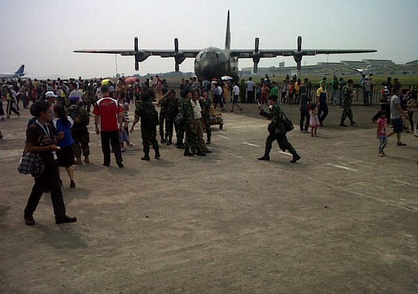 Pengunjung Padati Bandung Air Show